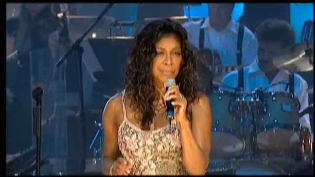 Natalie Cole - I haven't got anything better to do (Ask a woman who knows Live) смотреть онлайн
