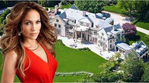 Как живёт Дженнифер Лопес и сколько он зарабатывает