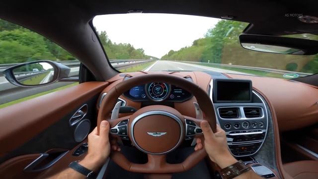 Aston Martin DBS Superleggera на Автобане