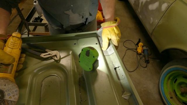 Fixing Mouse Damaged Steel - Body Work 3 | 1965 Dodge Coronet 500 Episode 15 смотреть онлайн
