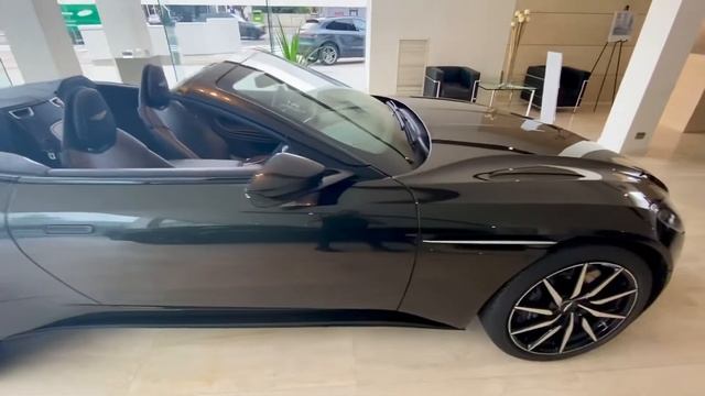Aston Martin DB11 Volante | Walkaround смотреть онлайн