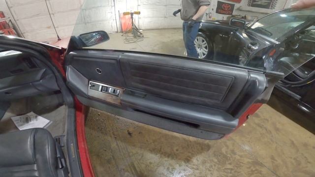 Where's Your Lebaron Freddy? I Only See One. 1989 Chrysler Lebaron Test Video MKCY005 смотреть онлайн