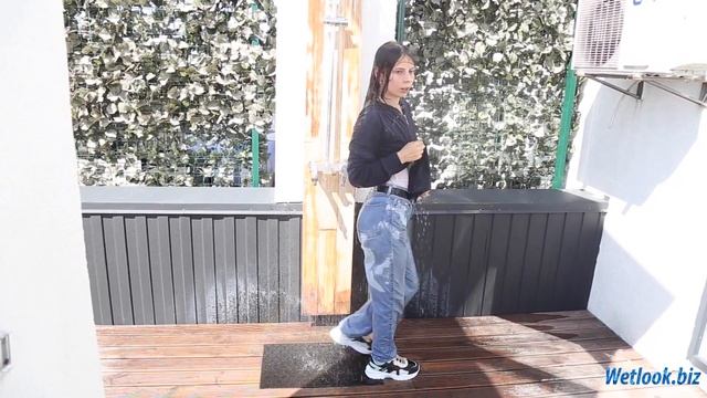 Wetlook Girl In Shower | Wetlook Model | Wetlook Jeans