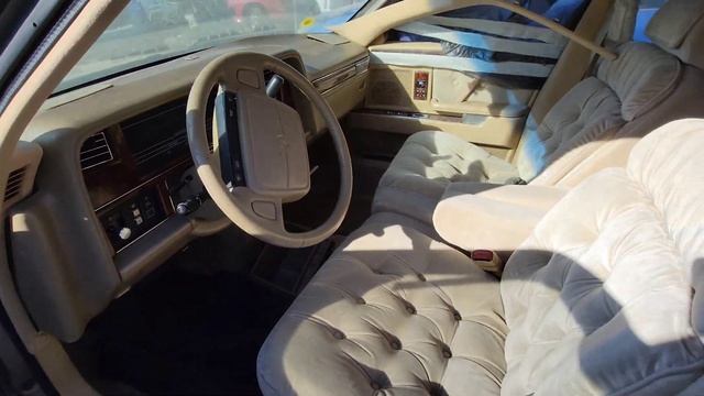 Let's check out this MEGA-plush Junkyard Chrysler New Yorker Fifth Avenue! смотреть онлайн