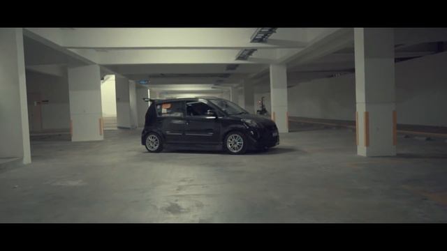 BLACK AND WHITE MYVI // смотреть онлайн
