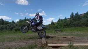 Эндуро новичку.
Переезд препятствия с места