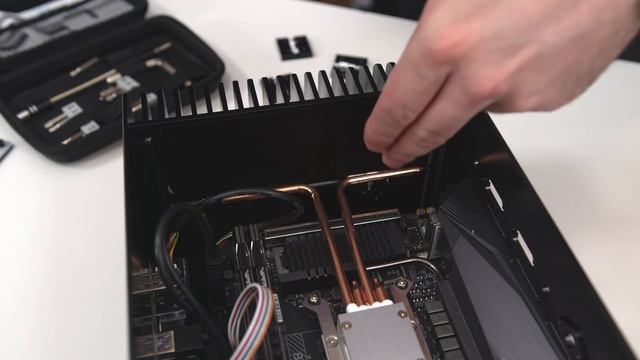 The ULTIMATE Silent Gaming PC? [Akasa Maxwell Pro!] смотреть онлайн