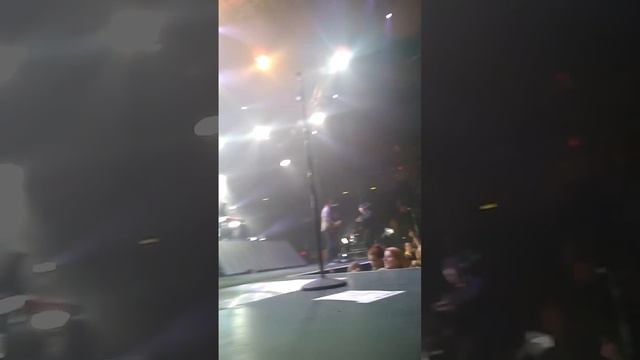 Girl Throws Up On Dierks Bentley At His Hershey Concert