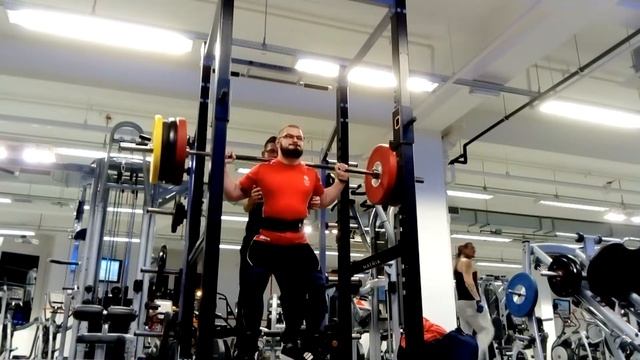 190kg (420lbs) half squats смотреть онлайн