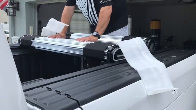 Installing Revolver X4 hard rolling cover on Ram 1500 with Rambox смотреть онлайн