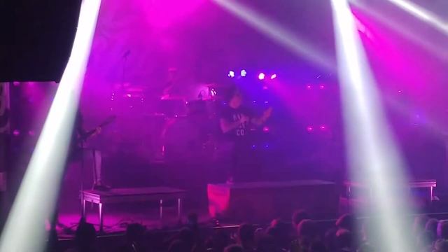 Tongue tied - our last night смотреть онлайн