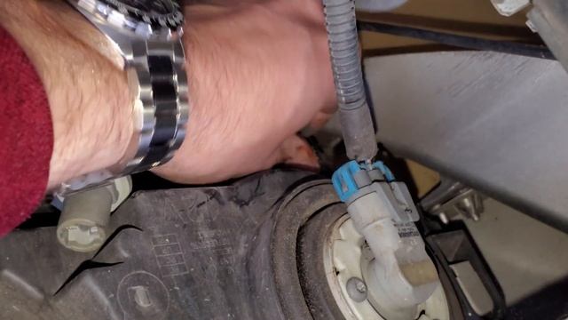 2006 Chrsyler 300 Headlight Bulb Replacement, Fog Light Replacement, Fuses Located смотреть онлайн