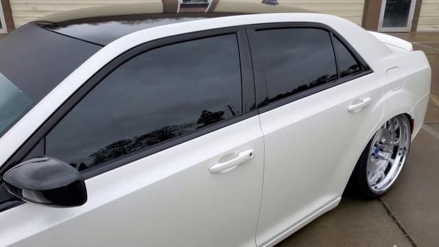Chrysler 300 (Ghostedx300) wrapped in Satin White Pearl смотреть онлайн