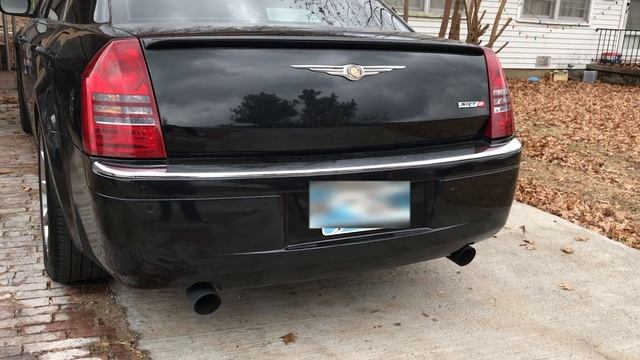 Chrysler 300c SRT8 Flowmaster super 10’s! смотреть онлайн