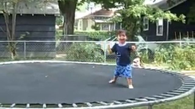 Little Bouncer смотреть онлайн