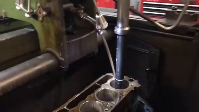 1973 Chrysler 225 Slant Six Cylinder Honing смотреть онлайн