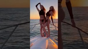 Когда ты стараешься быть привлекательной, но что-то идёт не так😂