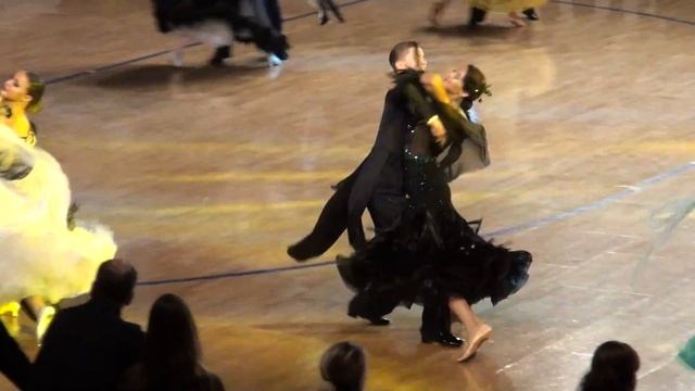 Brilliant Couple 2017 Юниоры 2 Стандарт 1/2 Венский Вальс смотреть онлайн