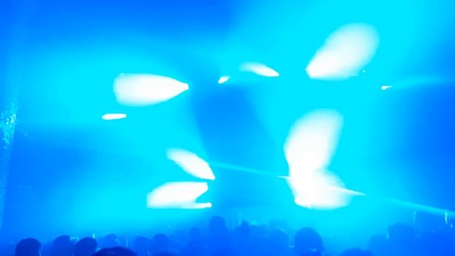 Emma Hewitt - The River