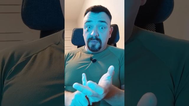 Мобилизация. Что взять на войну. Боевые действия и обычный быт #Shorts смотреть онлайн