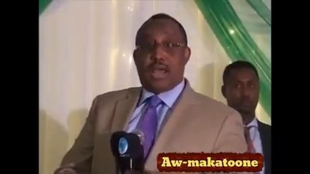 Cabdi weli Gaas oo Diiday in lagu Dhaarta Diinta Islaamka? смотреть онлайн