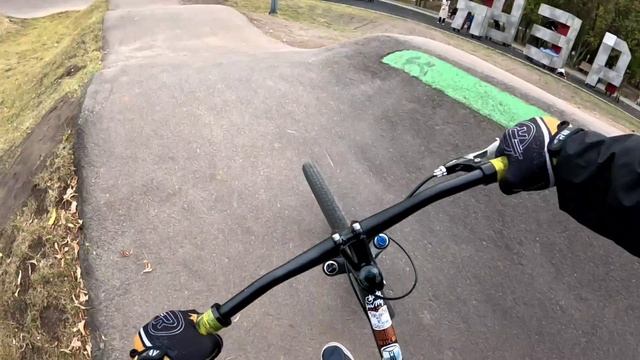 Падение на памп треке Свиблово МТБ 26 #мтб #mtb #bmx #бмх #велосипед #памптрек смотреть онлайн