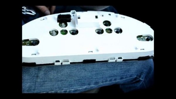 Dodge Caravan (01-03) Instrument Panel light replacement (How To)