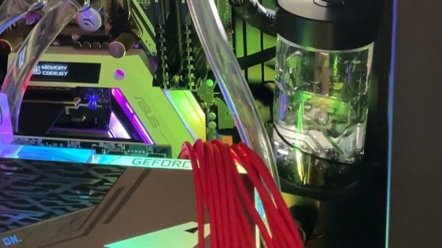 I built a 1300$ Graphene Cooled PC and it went horribly wrong... смотреть онлайн