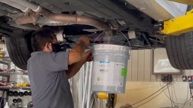 GUTTING THE CATS ON MY 2016 CHRYSLER 300 S 5.7L HEMI *STUPID LOUD* смотреть онлайн