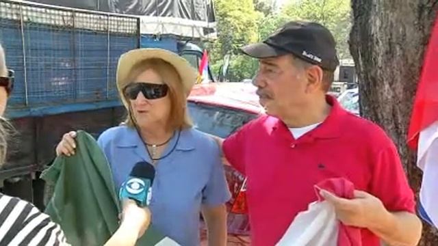 Emoción de uruguayos que viven en Paraguay y México y llegaron a votar смотреть онлайн