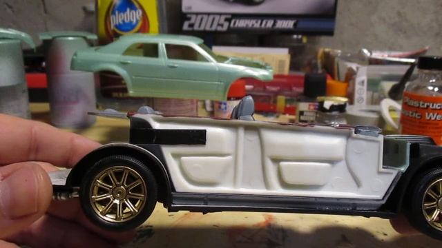 Plastic Models - 1/25 AMT 2005 Chrysler 300c - Work In Progress #2 смотреть онлайн
