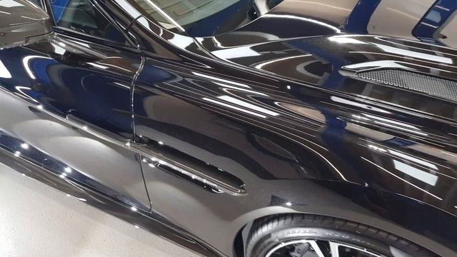 Aston Martin Vanquish S Volante - detail and GTechniq Crystal Serum Ultra in 4K смотреть онлайн