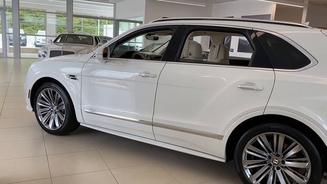2020 Bentley Bentayga Speed in Glacier White смотреть онлайн