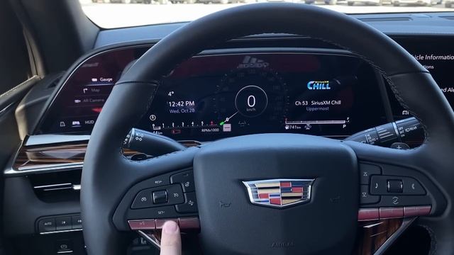 2021 Cadillac Escalade vs 2021 Yukon Denali, here's why I would take the Yukon Denali. смотреть онлайн