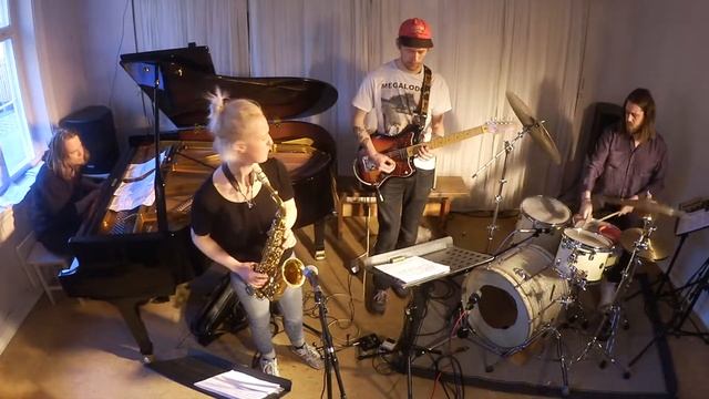 Emmeluth's Amoeba: Live @ Biermannsgården, Oslo April 2018 vol. 2 смотреть онлайн