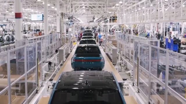 10 Reasons to LOVE Rivian more than Tesla смотреть онлайн