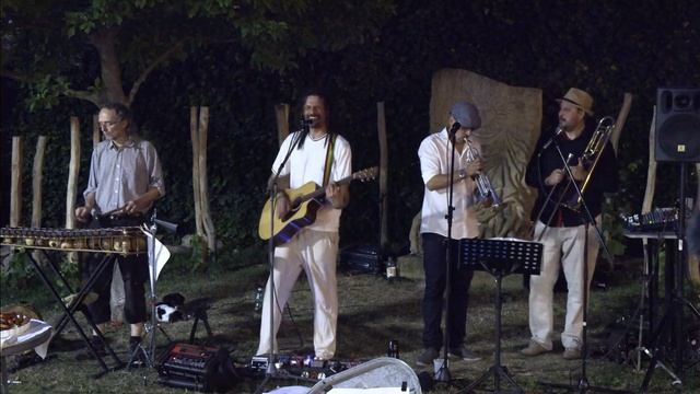 Meet Your Street - Sweet Sue / Trochu v hlavě mám - Live Kadaň (Karel Plíhal cover) смотреть онлайн