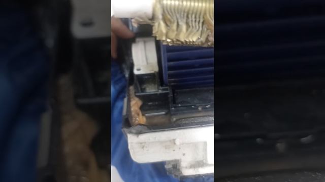 Обслуживание кондиционера.