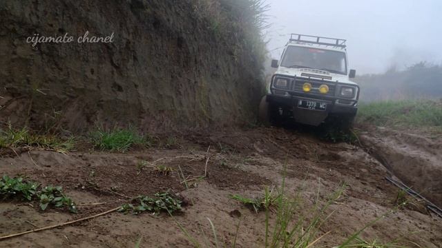 Daihatsu Taft Hiline Modifikasi Upgrade 4x2 Ke 4x4 Ban Besar Offroad Extrime Loksongo Malang JATIM
