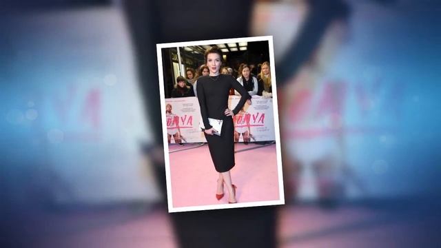 Bake Off babe Candice Brown ditches bra under little black dress смотреть онлайн