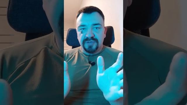 Мобилизация. Что взять на войну. Нужно ли брать много вещей и снаряжения #Shorts смотреть онлайн