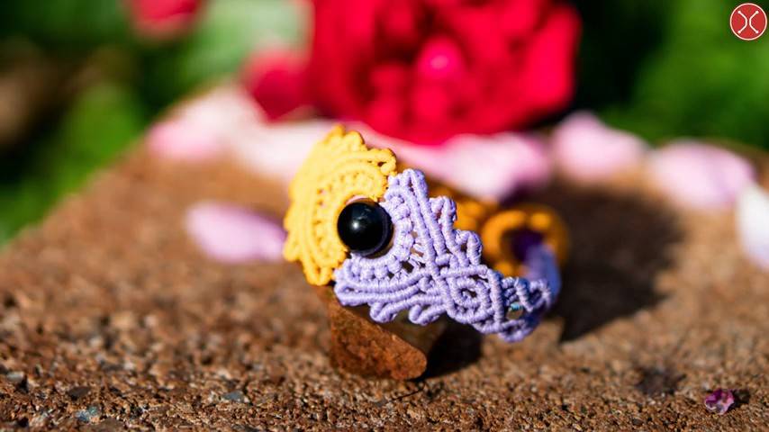 Macrame bracelet tutorial： The duo color - step by step guide смотреть онлайн