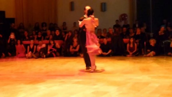 Erna y Santiago Giachello 03 Candombeando Alberto Castillo