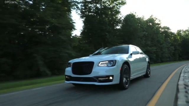 2020 Chrysler 300S смотреть онлайн