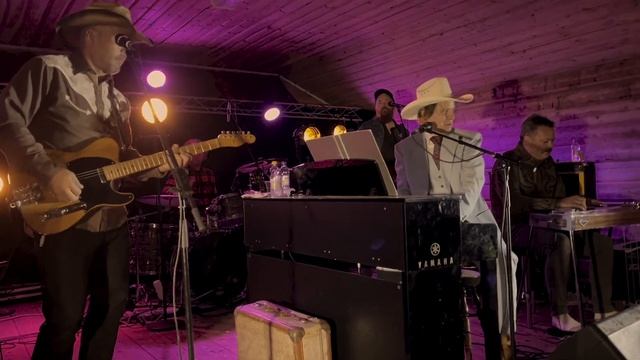 Stefan Nykvist & Den Svenska Country-Orkestern - A Different Kind of Flower смотреть онлайн