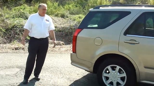 2004 Cadillac SRX смотреть онлайн