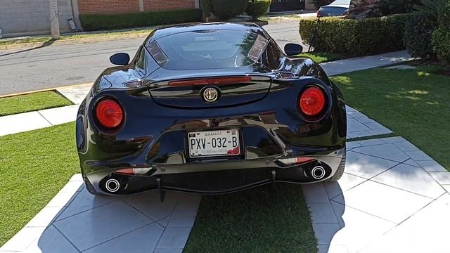 ALFA ROMEO 4C смотреть онлайн