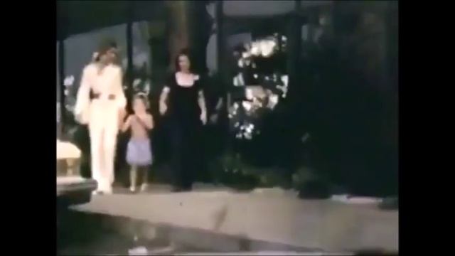 Elvis Presley, Linda Thompson e Lisa Marie - Memphis 1974 смотреть онлайн