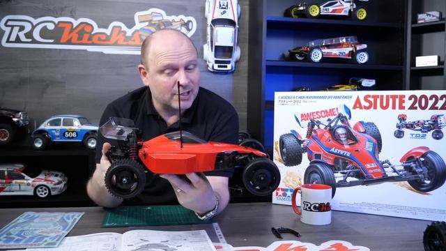 Tamiya Astute 2022 Build Part 2 (From Box To Track) смотреть онлайн