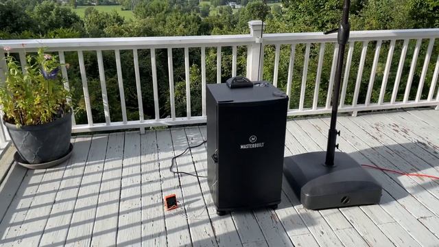 How Much Smoke Does the Masterbuilt Electric Smoker Put Out? смотреть онлайн